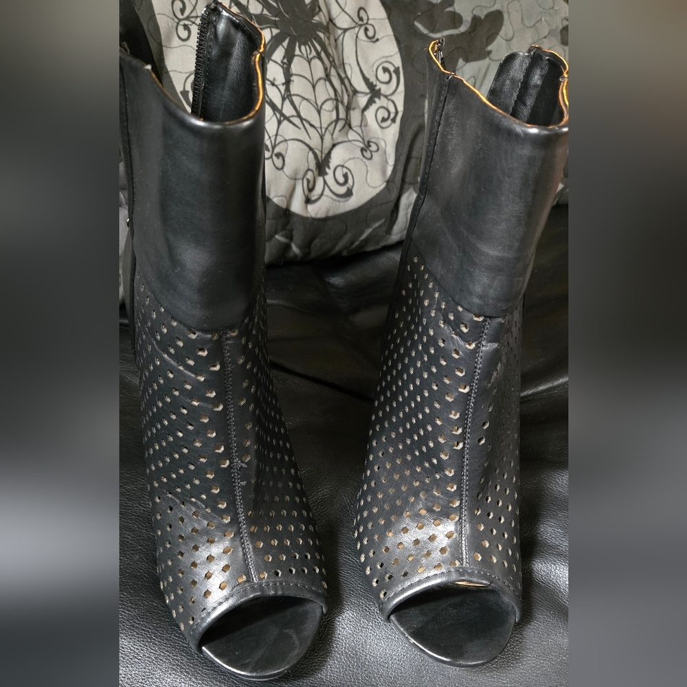 Leila Stone Black Peep Toe Ankle Boots "Melesa" Sz8 - Picture 2 of 6